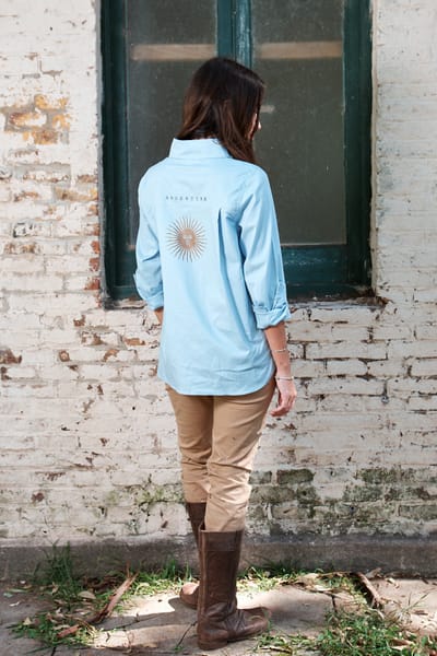 CAMISA M/L ESTAMPA SOL EN ESPALDA